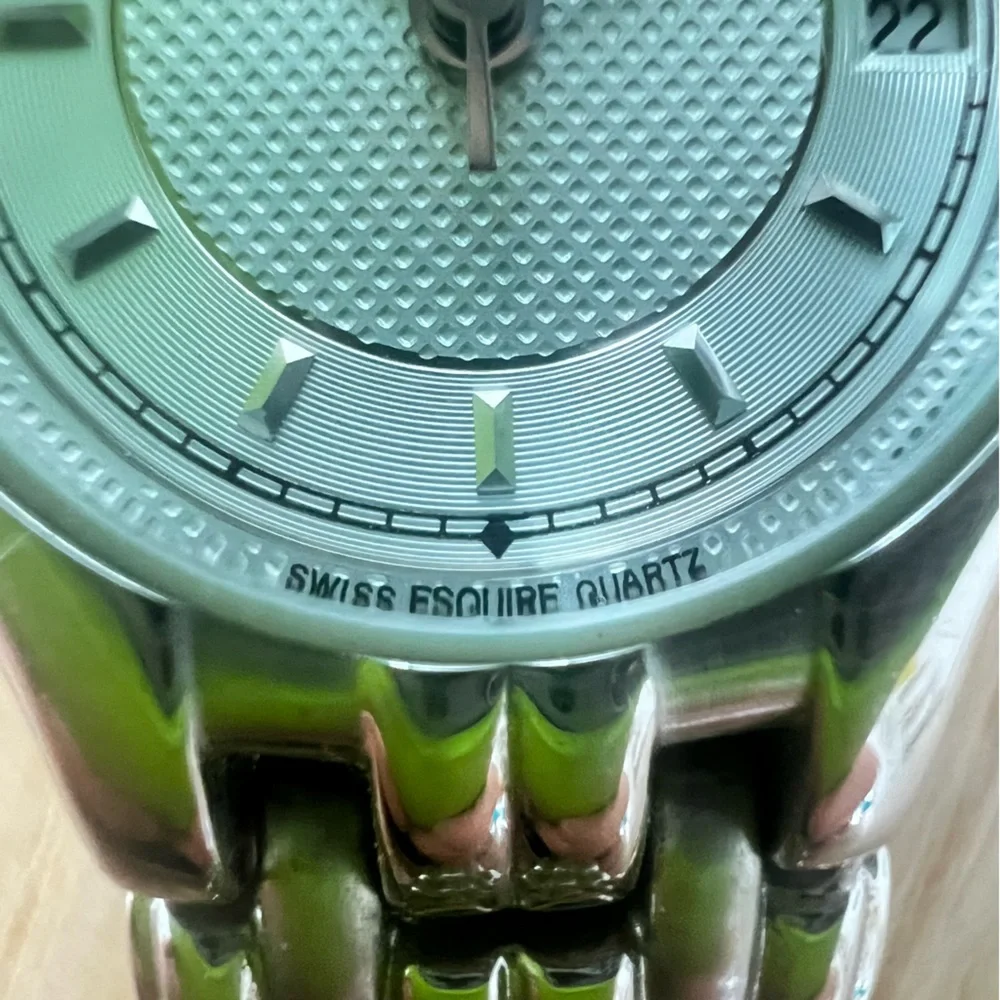 ESQ by Movado ladies silver tone classic dress watch NEW BATTERY